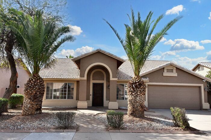 COMING SOON! Great Location! Lovely 3Bedroom Plus/ 2Bathroom Chandler Home! - COMING SOON! Great Location! Lovely 3Bedroom Plus/ 2Bathroom Chandler Home!