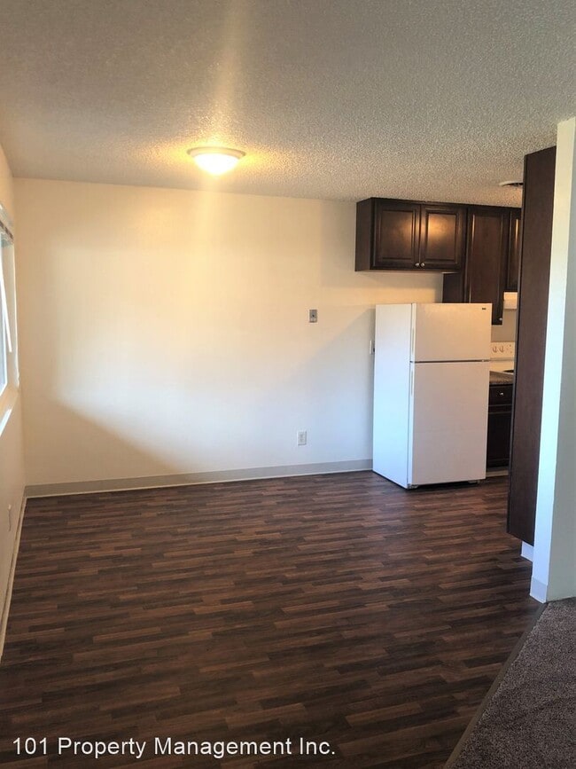 2100 S Dora St, Ukiah, CA 95482 Room for Rent in Ukiah, CA