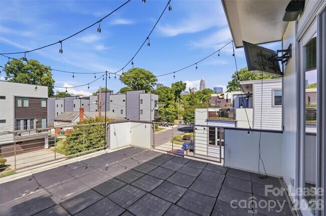 Foto del edificio - 919 Westbrook Dr