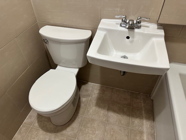 Building Photo - 646 Admirals Rd