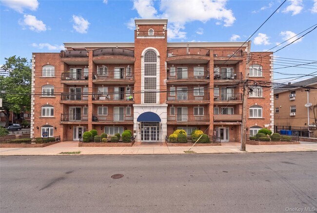 Foto del edificio - 69-07-69-43 43rd Ave