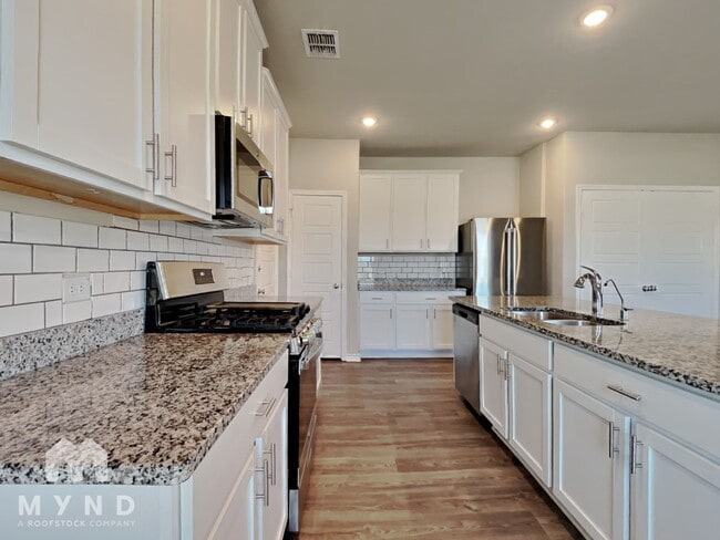Building Photo - 6327 Sycamore Run