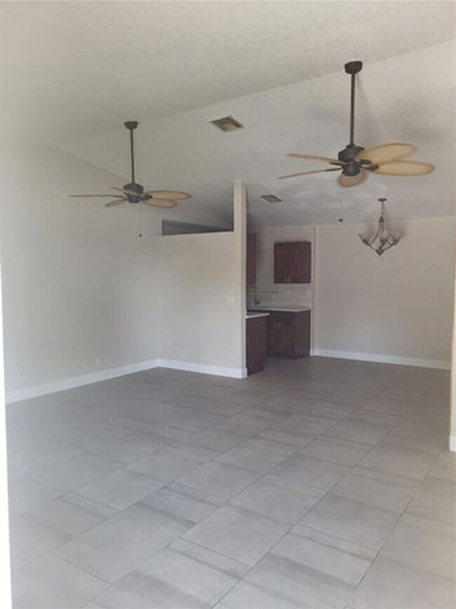 Foto del edificio - 7816 SW 7th Pl