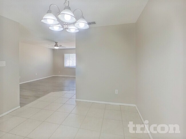 Foto del edificio - 3717 Coppertree Cir