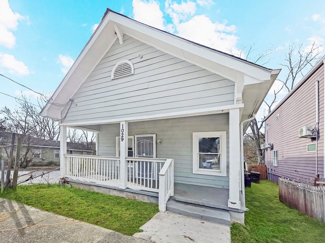 Recently Updated 4 Bedroom 2 Bath Ranch in the Pittsburgh area of Atlanta - Housing Vouchers Acce... - Recently Updated 4 Bedroom 2 Bath Ranch in the Pittsburgh area of Atlanta - Housing Vouchers Acce...