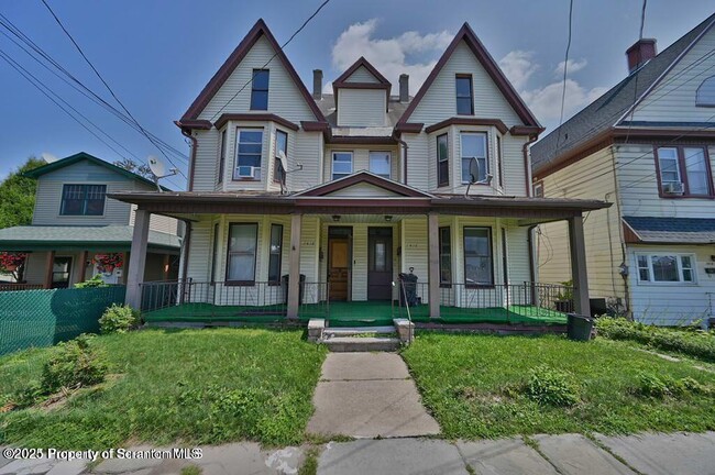 Foto del edificio - 1416 Capouse Ave