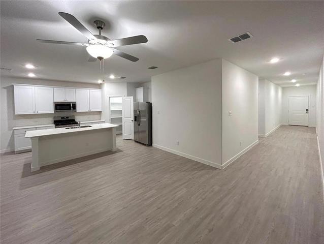 Foto del edificio - 7013 English Elm Trl