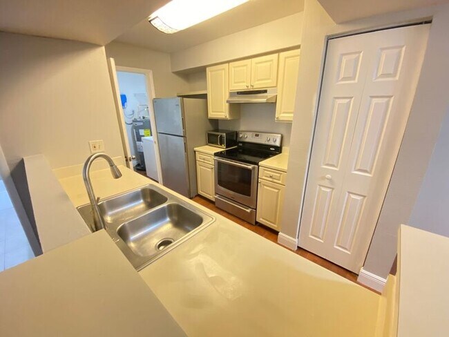 Foto del edificio - 3020 Parkway Blvd