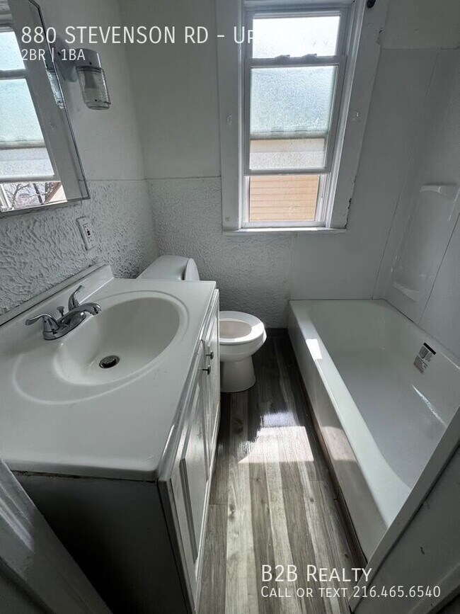 Foto del edificio - 880 Stevenson Rd