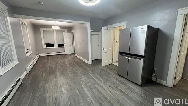 Building Photo - 42 De Soto St