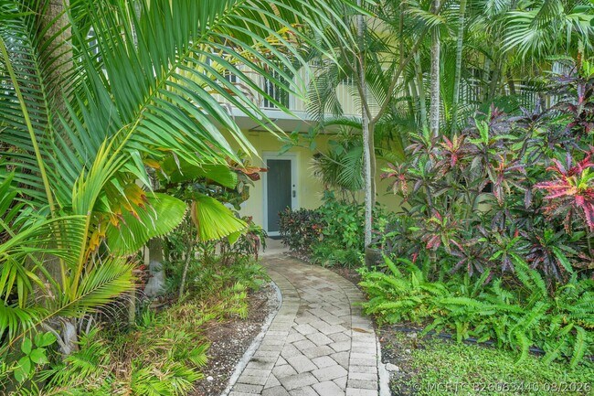 Foto del edificio - 6520 N Ocean Blvd