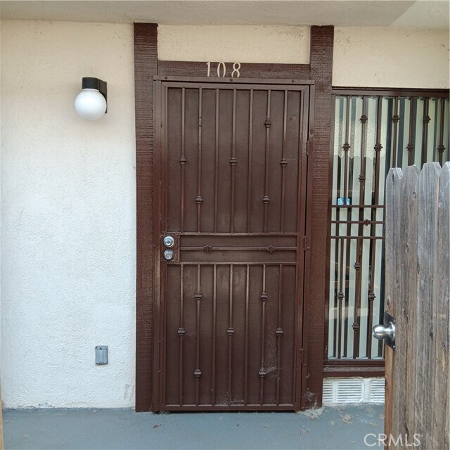 Foto del edificio - 17037 S Vermont Ave