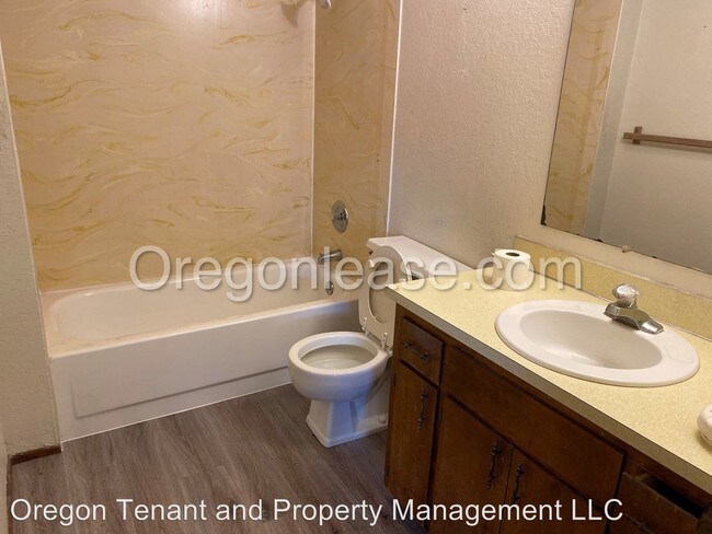 Building Photo - 317 S 40th Pl