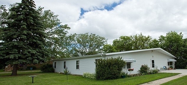 Primary Photo - Coteau du Moraine Apartments