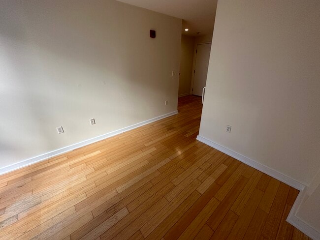 Building Photo - 5 Boylston Pl