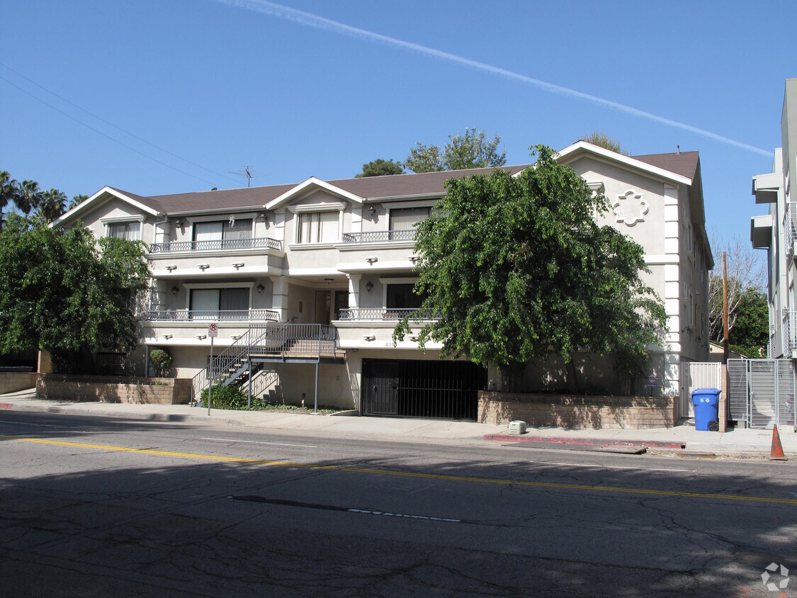Building Photo - 4315 Coldwater Canyon Ave