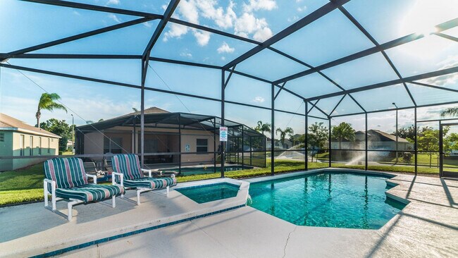 Building Photo - 8147 Fan Palm Way
