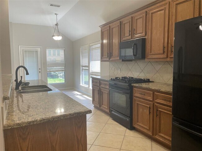 Building Photo - 25623 Oakstone Park Dr