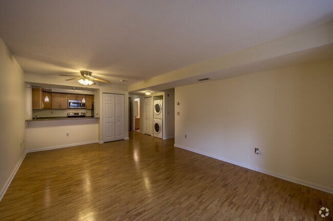 Building Photo - 454 Green St