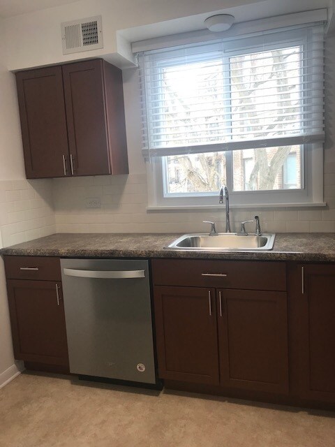 Building Photo - 525 Winnetka Ave