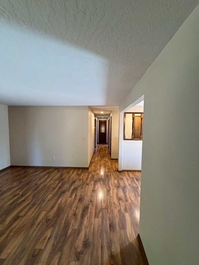 Building Photo - 2859 Cedar Links Dr
