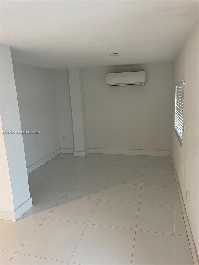 Building Photo - 6716 NW 6th Ave