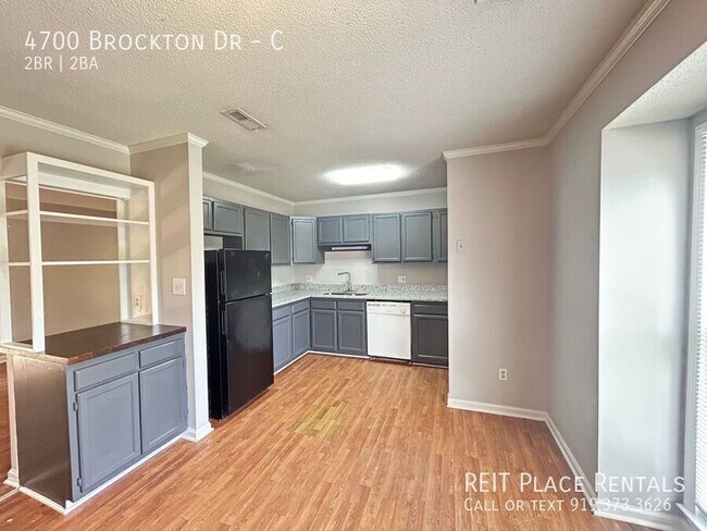 Building Photo - 4700 Brockton Dr