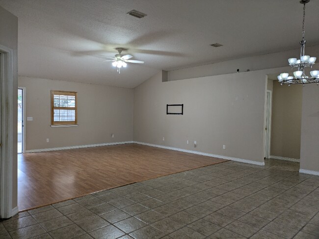 Building Photo - 2162 Las Vegas Trail