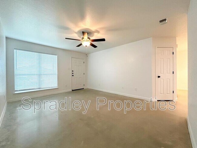 Foto del edificio - 9122 Winding Ct