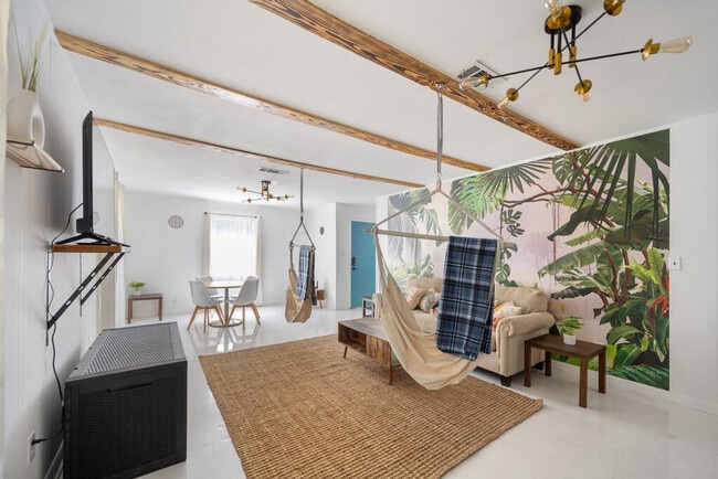 Building Photo - 2001 N 61st Ave