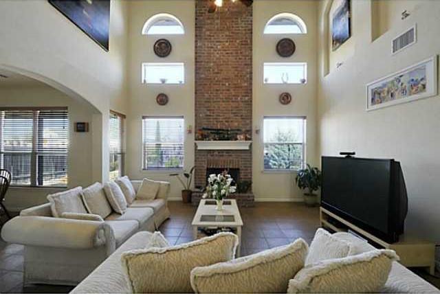 Building Photo - 2103 Ariella Dr