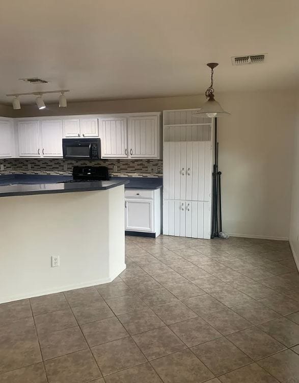 Building Photo - 640 W Emerald Key Dr
