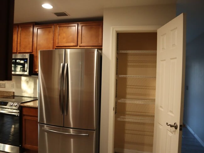 Building Photo - Great Location 3 bedroom 2 Bath 2 Car Garage Call/Text Carole Arcaro 386-216-4900 Deltona Lakes R...