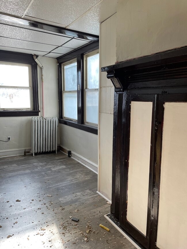 Building Photo - 383 N Washington St