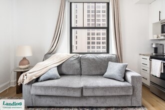 Building Photo - 933 McGee St