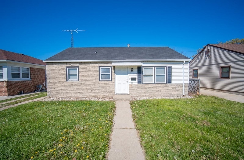 1206 Howard St, Racine, WI 53404 House Rental in Racine, WI