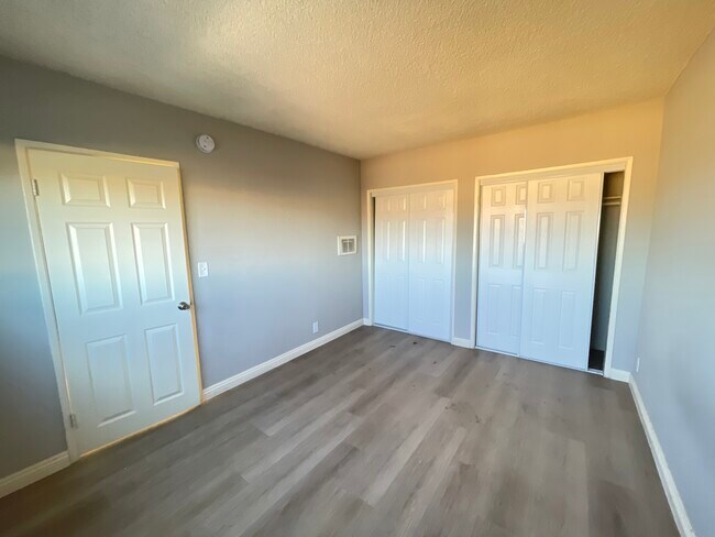 Foto del edificio - 8720 Orion Ave