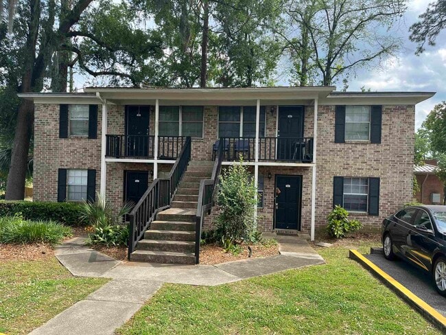 Building Photo - 324 S Lipona Rd