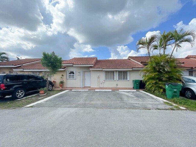 Foto del edificio - 11526 NW 4th Ln