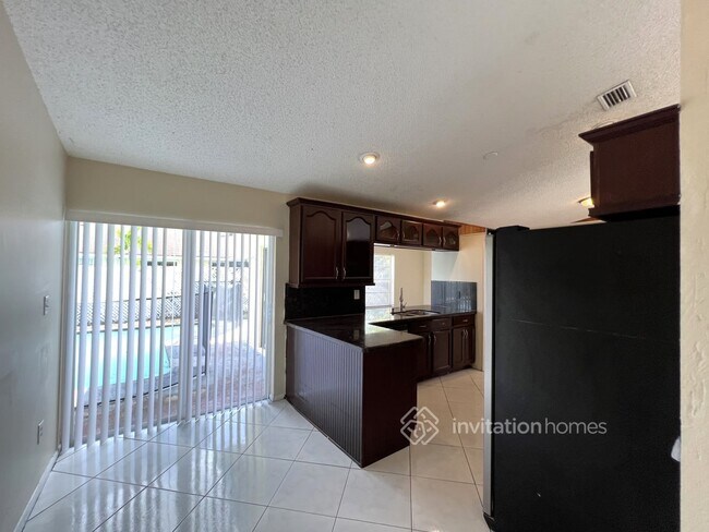 Foto del edificio - 7508 SW 7th St
