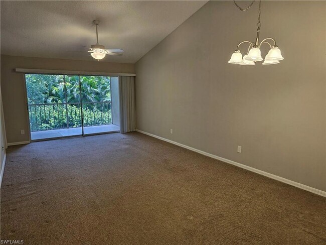 Building Photo - 605 Squire Cir