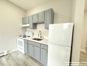 Building Photo - 9 Ruggles St
