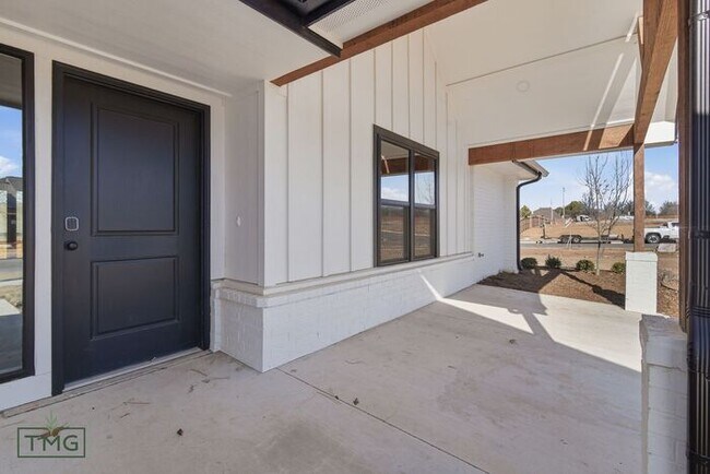 Foto del edificio - Fully Updated 2 Bed / 2 Bath Duplex – Prime Broken Arrow Location!