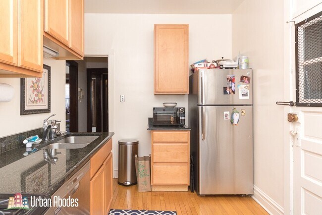 Foto del edificio - 3635 N Wolcott Ave