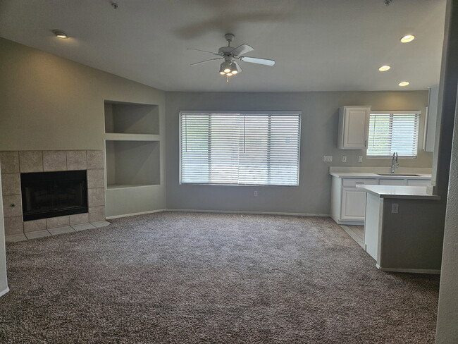 Foto del edificio - 7520 E Earll Dr