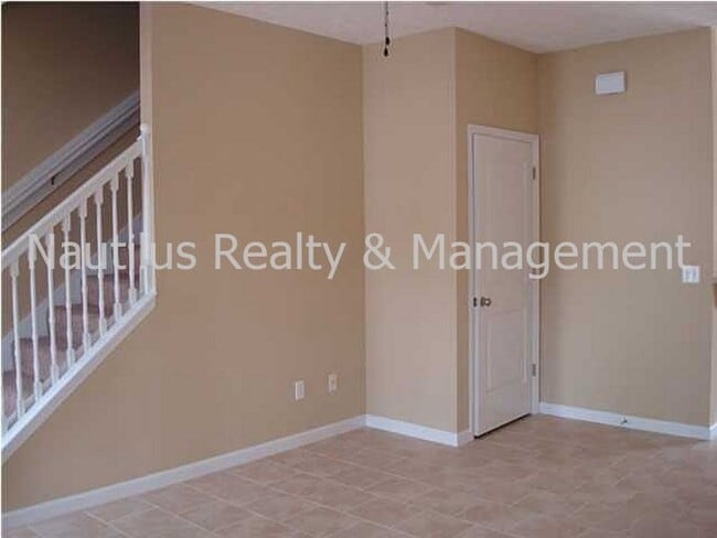 Building Photo - 2619 Avondale Ct