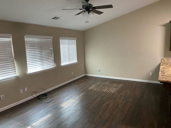 Foto del edificio - 2336 W Packwood Dr