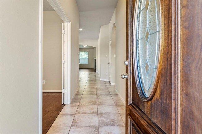 Building Photo - 12107 Rockridge Falls Dr