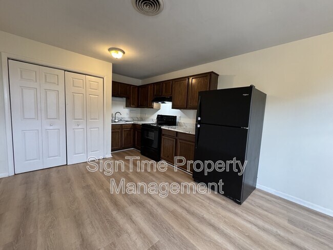 Foto del edificio - 227 Wakefield Rd