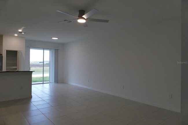 Foto del edificio - 10143 Honey Hammock Wy